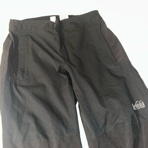 REI Women’s Black Cargo Pants